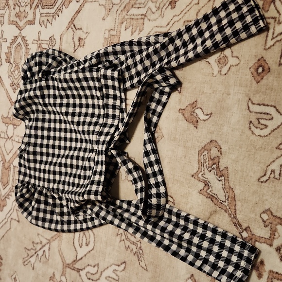 Black White Puff Shoulder Crop Shirt - Picture 4 of 4